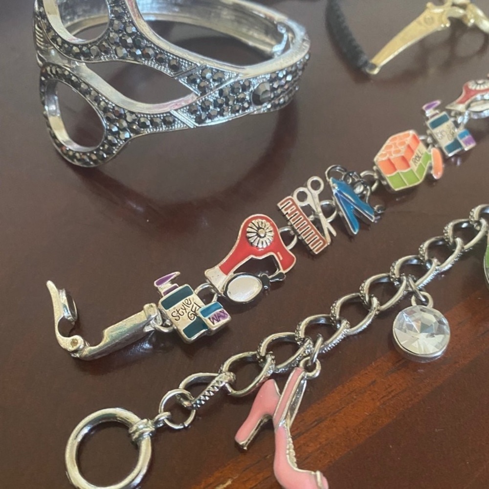 Scissors style bracelets - Picture 3 of 6